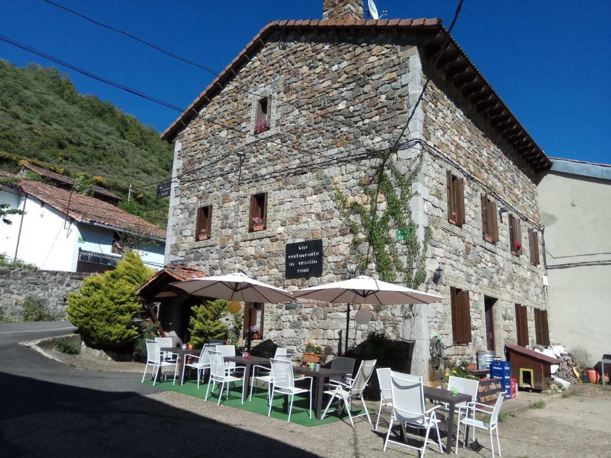 Хостел Refugio La Ardilla Real Посада-де-Вальдеон Экстерьер фото